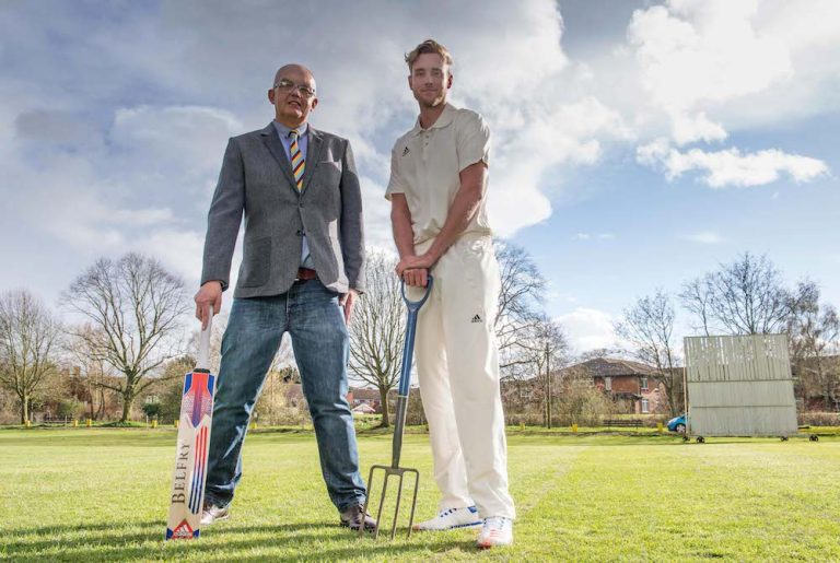 Stuart Broad & Egerton Park CC Chairman, David Glover, launch Hardys Win