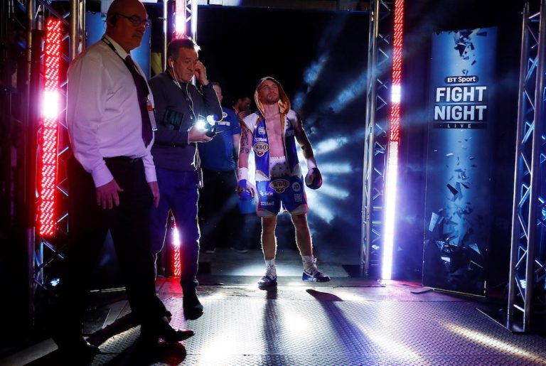 2018-04-21T234651Z_520127424_RC171A22C640_RTRMADP_3_BOXING-FEATHERWEIGHT